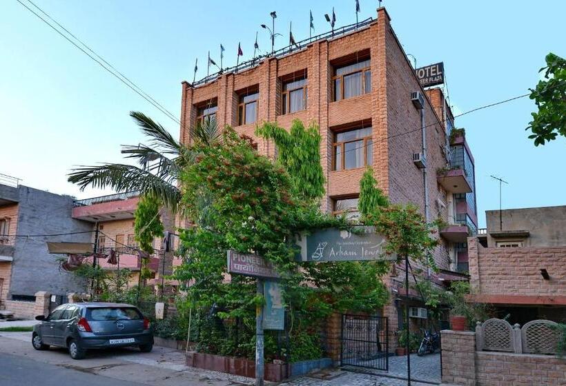 בית מלון כפרי Super Collection O Rai Ka Bagh Near Railway Station Formerly Pioneer Plaza