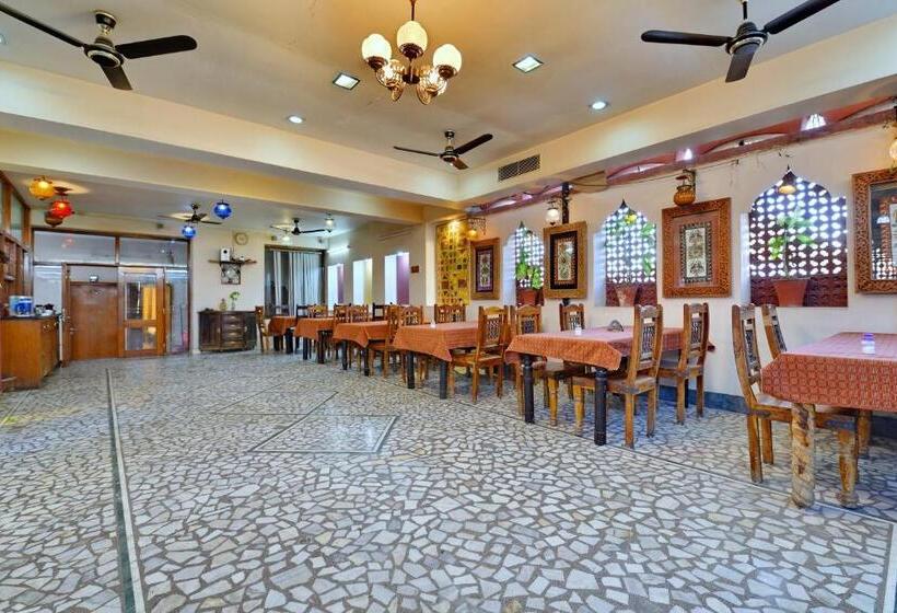בית מלון כפרי Super Collection O Rai Ka Bagh Near Railway Station Formerly Pioneer Plaza