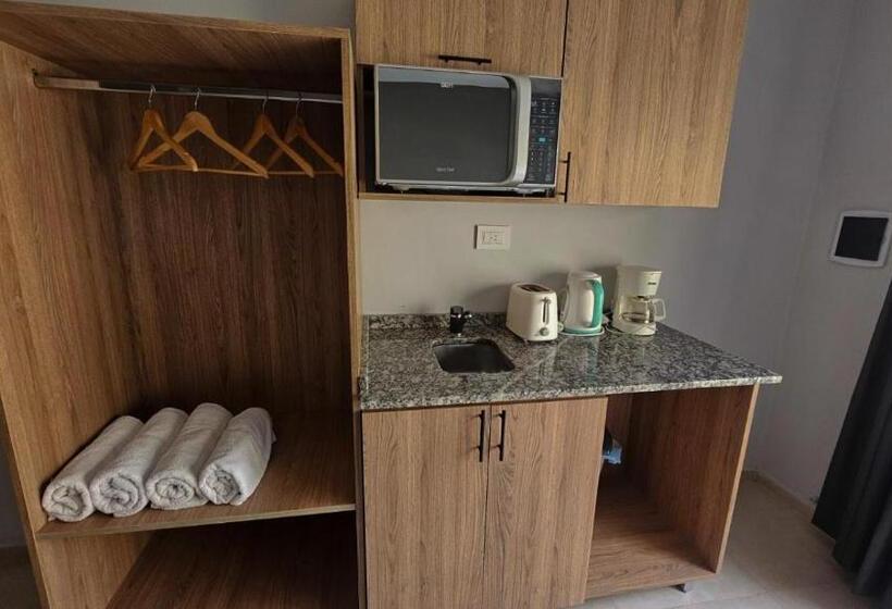 בית מלון כפרי La Quinta Suites