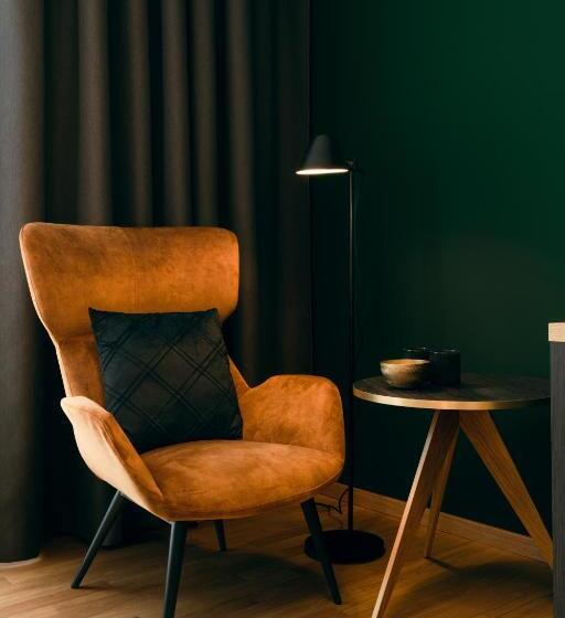 Отель Target World Hunter S Lodge