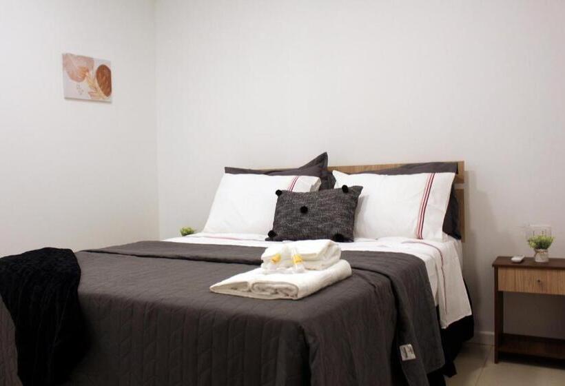 بنسيون Hostal El Valle