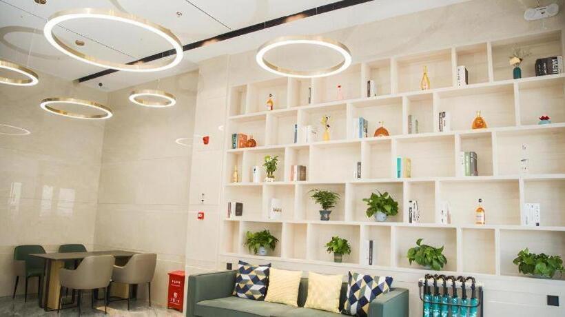 酒店 City Comfort Inn Heyuan Jianji University Town Wanda Plaza