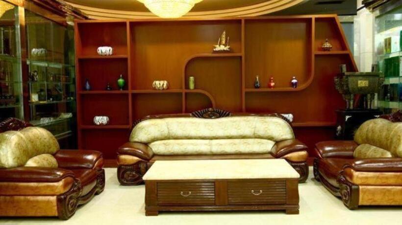 Chonpines Hotels·korla Jinxing