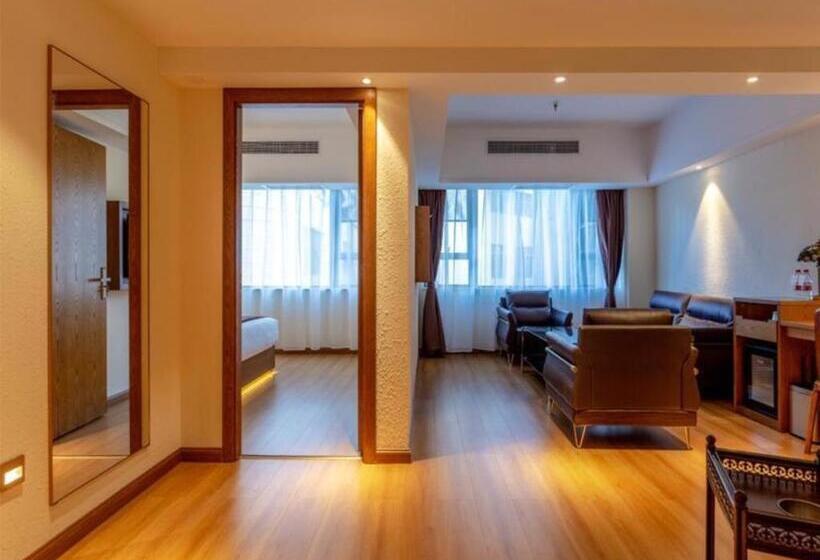 هتل James Joyce Coffetel Kunming Railway Station Huancheng Nan Road Metro Station