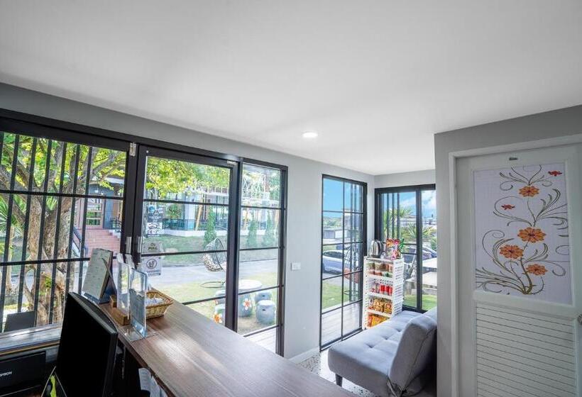 ホテル Nutchana Hill Boutique