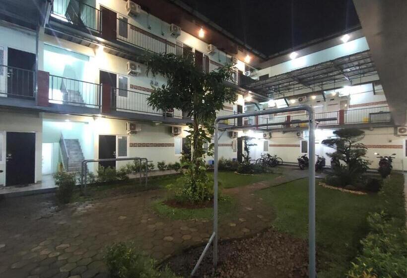 فندق Puspiptek Residence Syariah Mitra Reddoorz