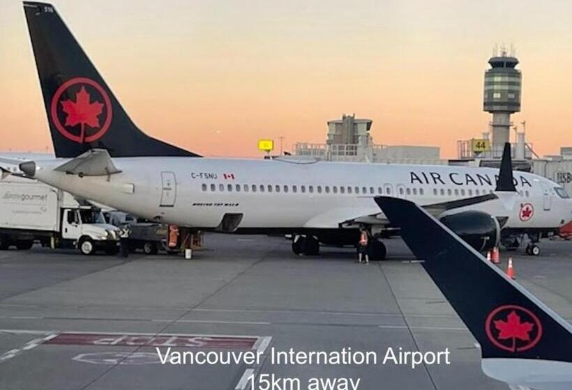 بنسيون Comfy Private Room & Bath Near Skytrain Metrotown