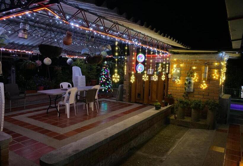 هتل Chalet Alto Bonito