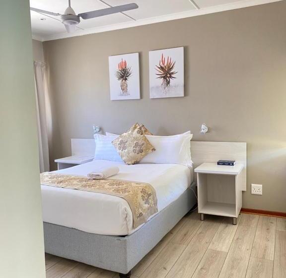 בית מלון כפרי Savoy