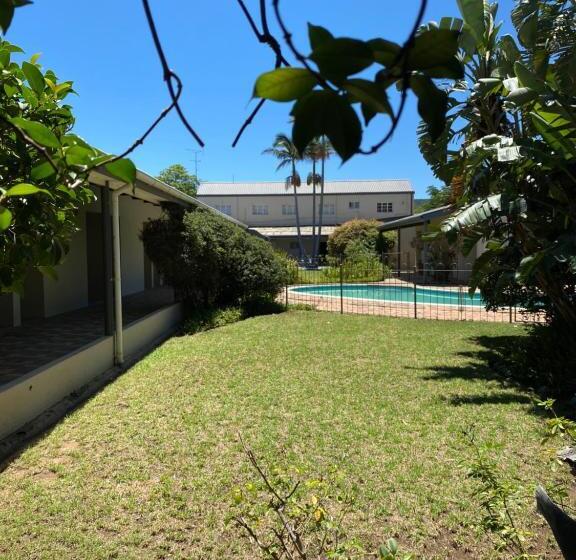 בית מלון כפרי Savoy