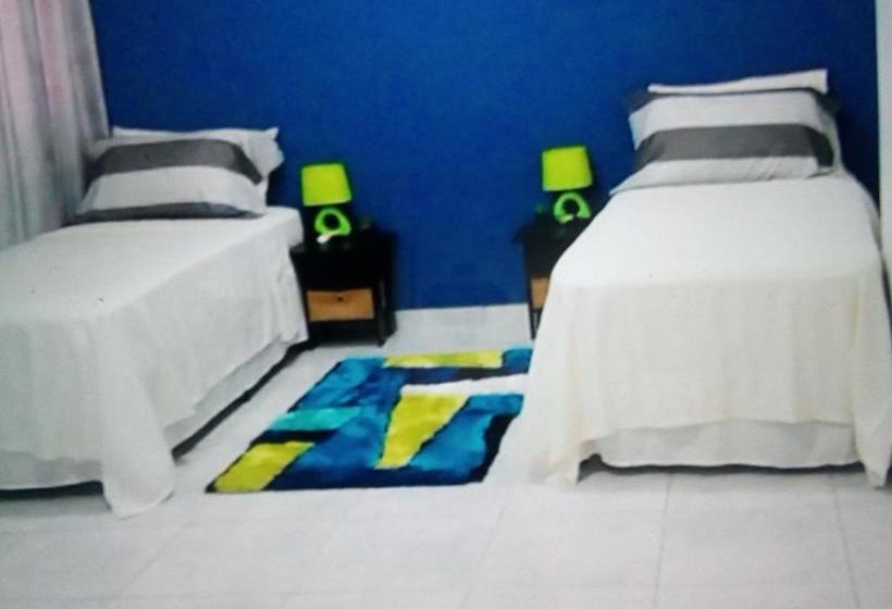 تختخواب و صبحانه Svilla