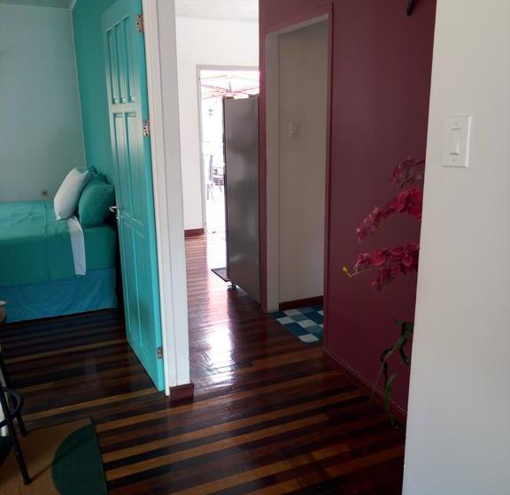 تختخواب و صبحانه Svilla