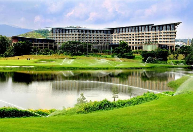 استراحتگاه Shenzhen Castle Golf