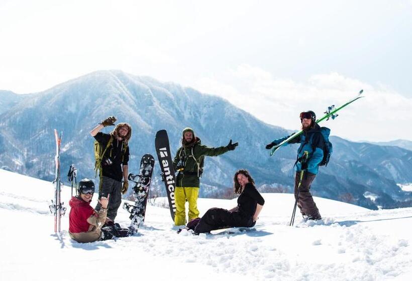 ユースホステル Hakuba Cortina Backpackers