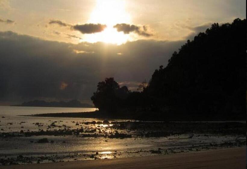 ペンション Bonhomie Beach Cottage