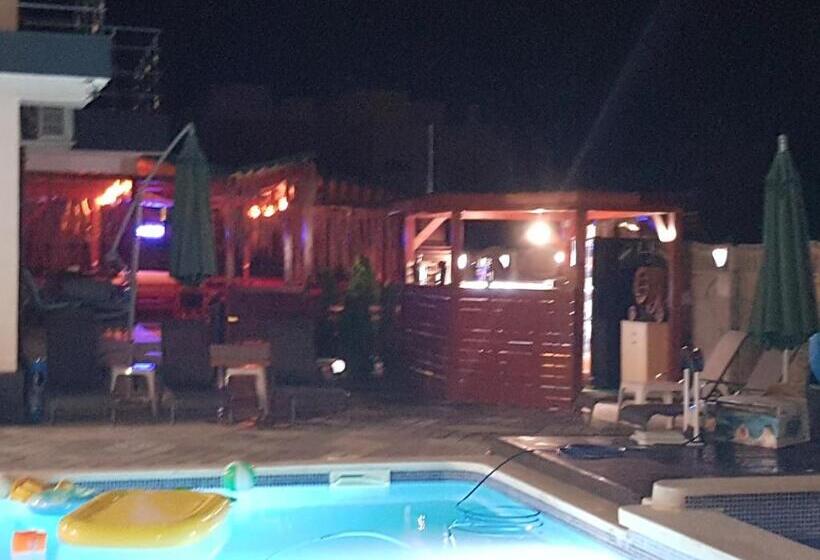 پانسیون Cool Breeze   Mamaia Nord