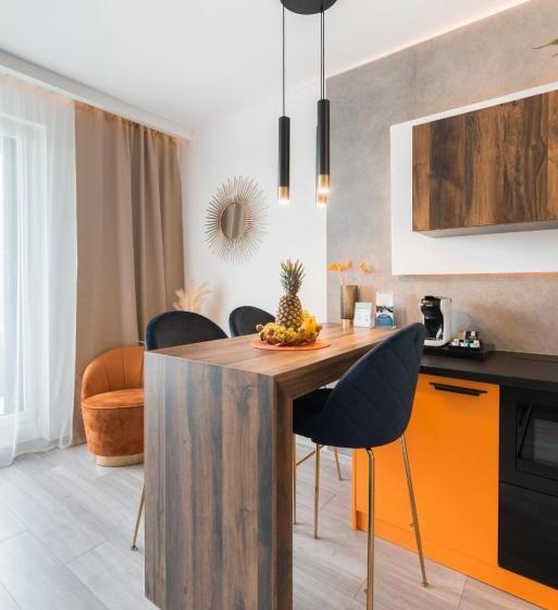 Sunset Resort   Lakeside Apartment