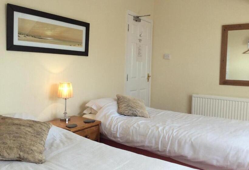 مبيت وإفطار The Olivers Guest House