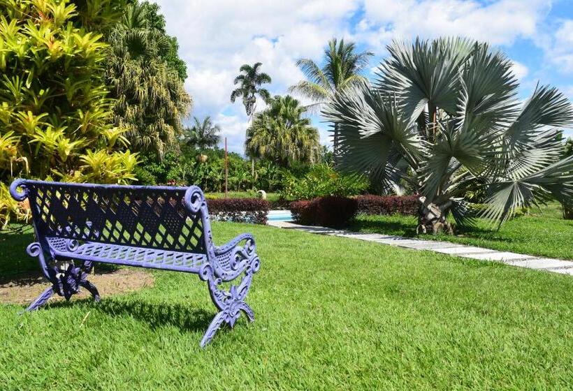 هتل Finca La Bella