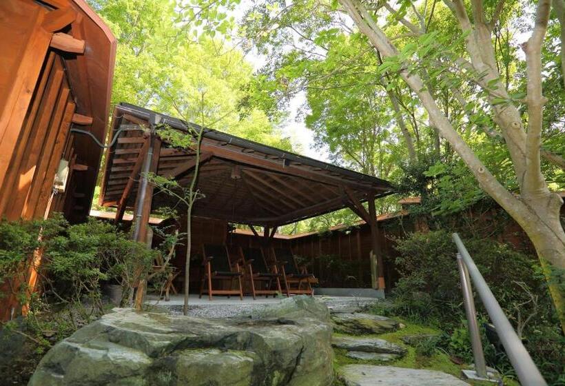 Pensión 小さなホテルセラヴィ