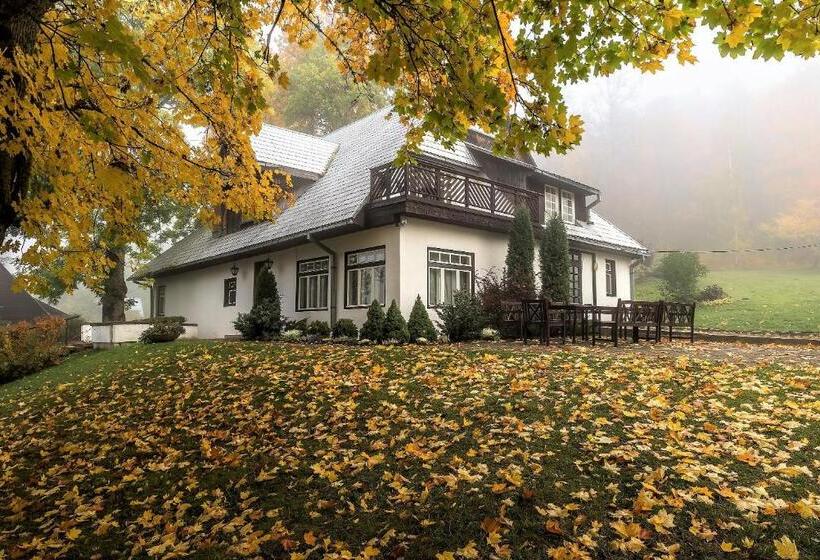 پانسیون Guest House Lauvaskalni
