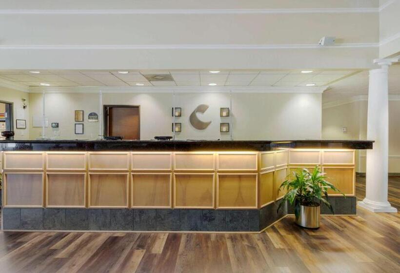 호텔 Comfort Suites