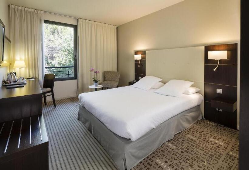 هتل Mercure Aix En Provence La Duranne Gare Tgv