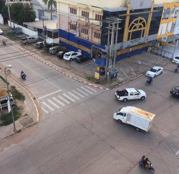 هتل Aura Residence