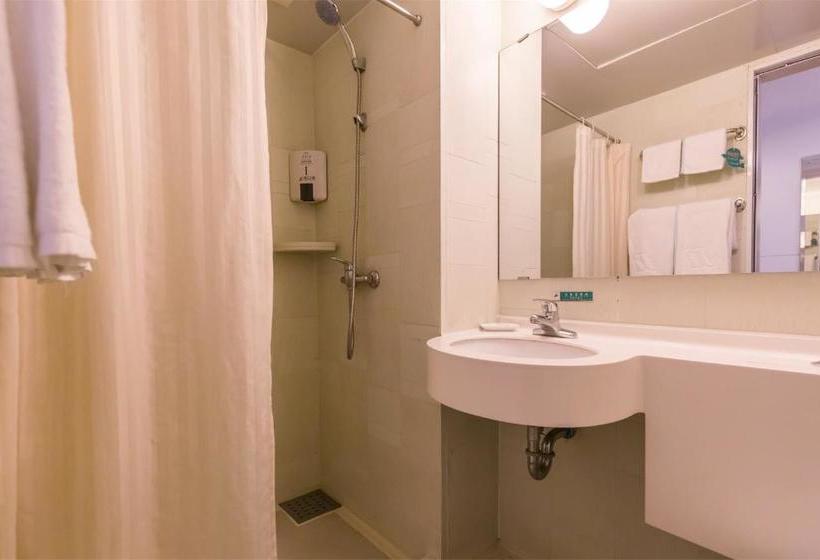 Отель Jinjiang Inn Guangzhou Sanyuanli Avenue Heyi Street