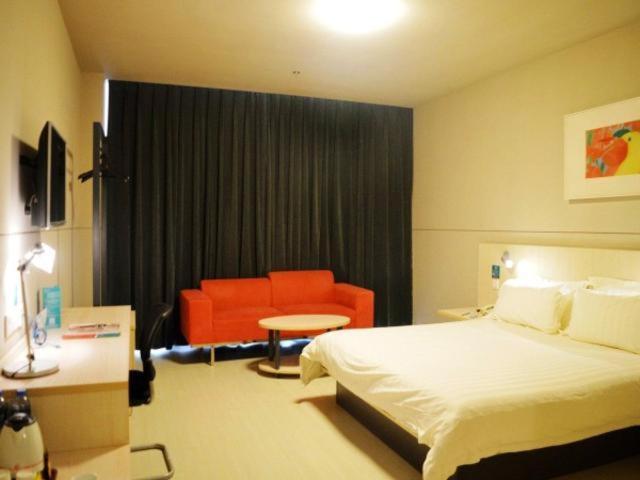 ホテル Jinjiang Inn Shijiazhuang Railway Station West Square Branch