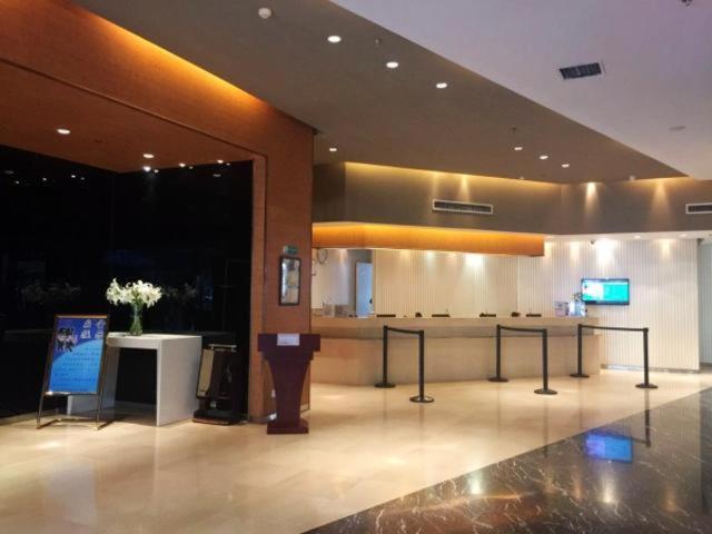 ホテル Jinjiang Inn Shijiazhuang Railway Station West Square Branch