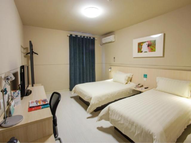 בית מלון כפרי Jinjiang Inn Xinxiang Railway Station