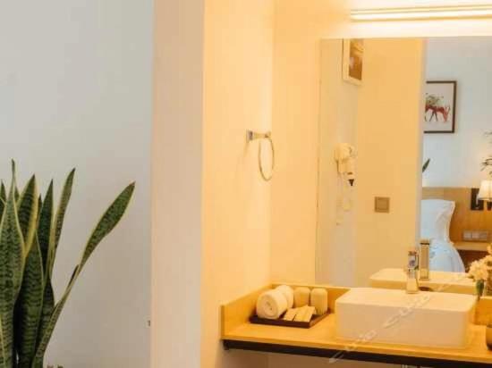 هتل Simon S Travelling With