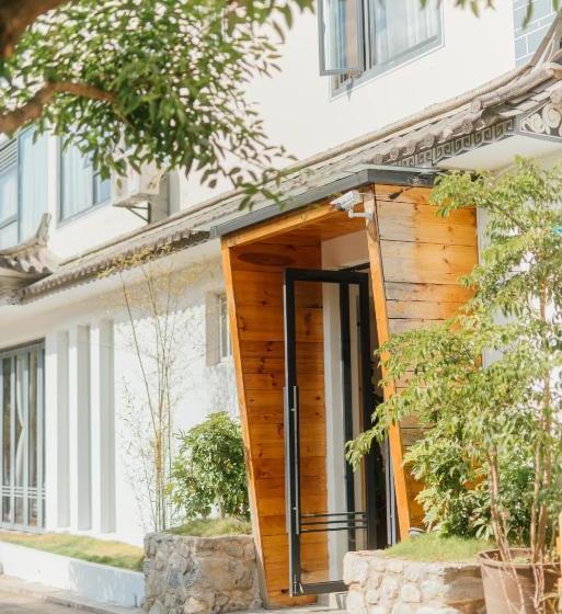 هتل Simon S Travelling With