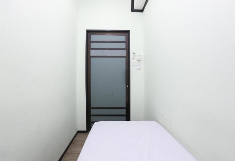 فندق صغير Spot On 89795 The Space Inn