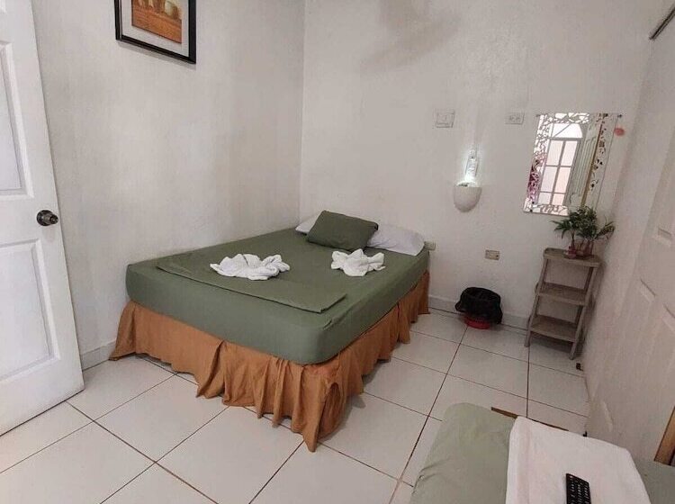 تختخواب و صبحانه Hostal Ruinas De San Sebastián
