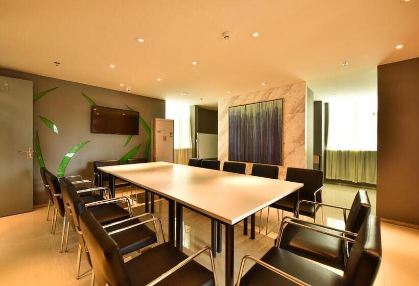 ホテル Jinjiang Inn Haikou Binhai Avenue Qilou Old Street