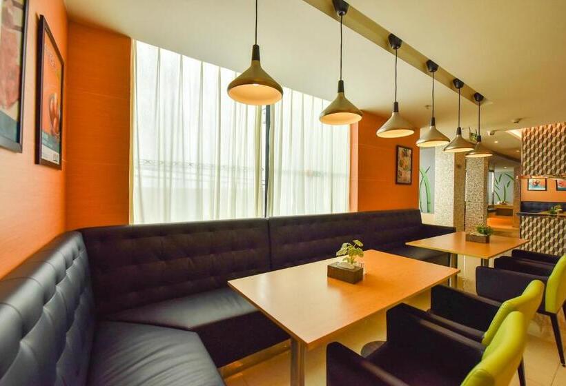 ホテル Jinjiang Inn Haikou Binhai Avenue Qilou Old Street