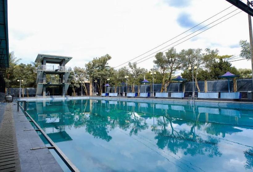استراحتگاه Capital O 887 Green Hill Hotel And Convention Center