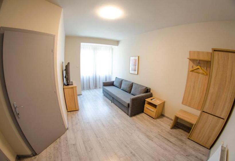 צימר Kolibri Panzió