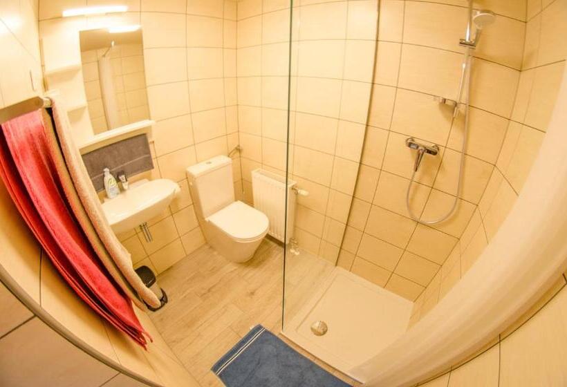 צימר Kolibri Panzió