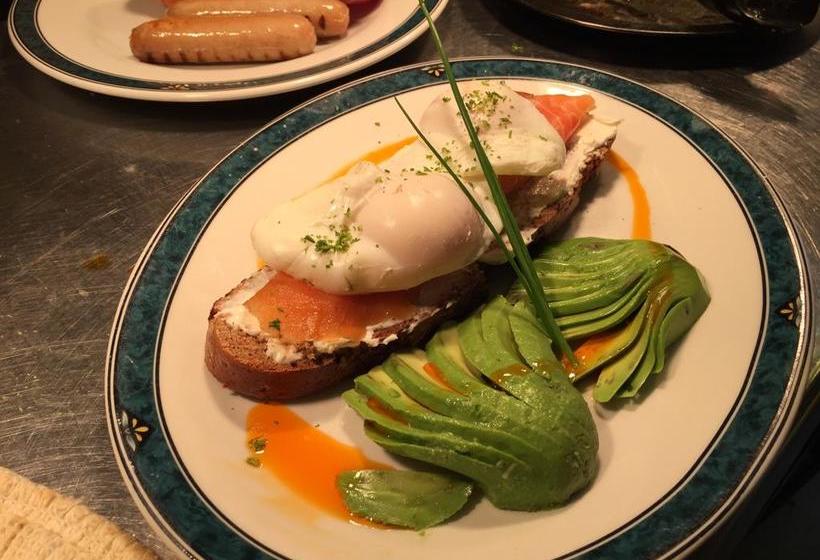 هتل The Waterfront Boutique