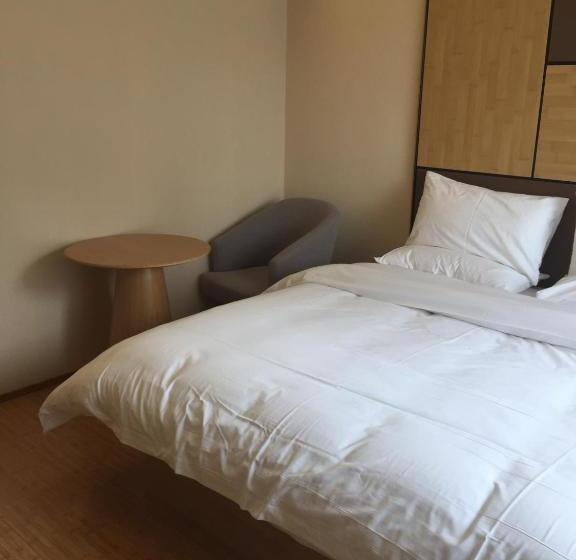 בית מלון כפרי Ji  Jinan Quancheng Plaza