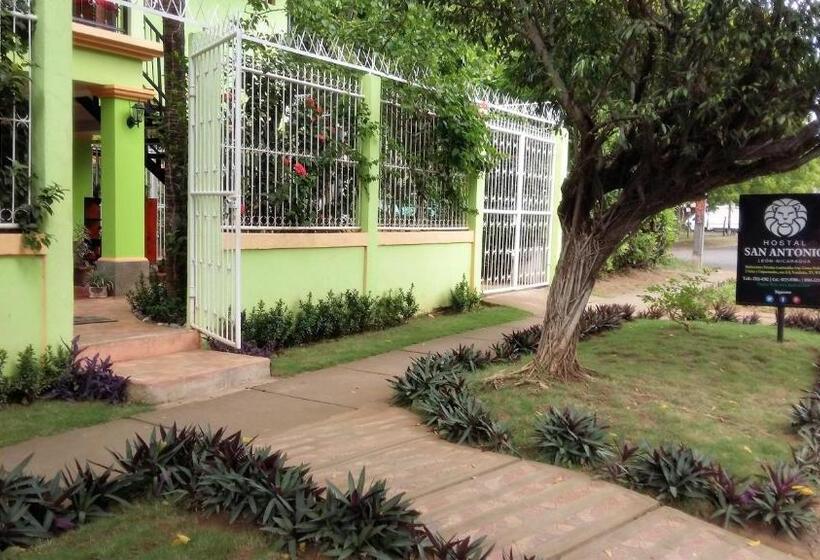 تختخواب و صبحانه Hostal San Antonio