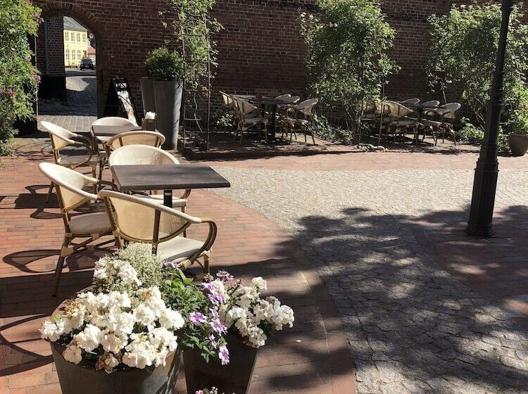 تختخواب و صبحانه Den Gamle Arrest