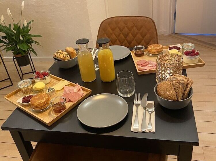 تختخواب و صبحانه Sov Godt Herning