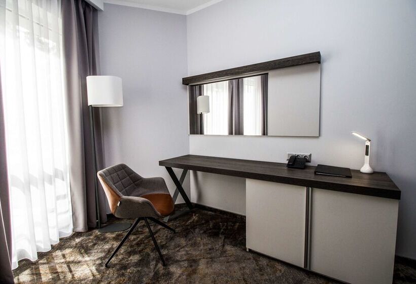 هتل Best Western Plus Premium Inn