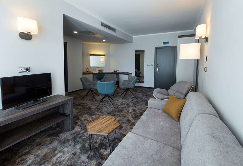 هتل Best Western Plus Premium Inn