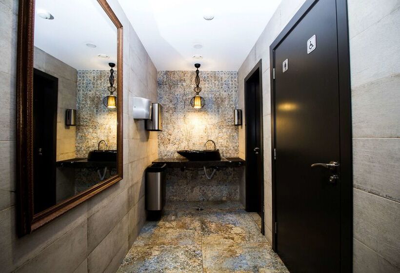 هتل Best Western Plus Premium Inn