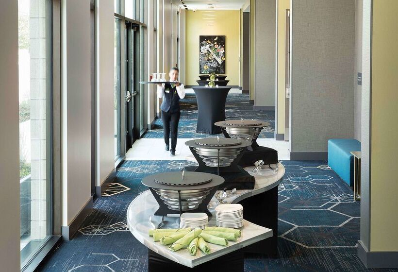 Отель Doubletree By Hilton Greeley At Lincoln Park